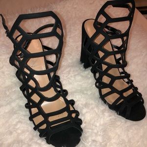 Super cute strappy black heels!